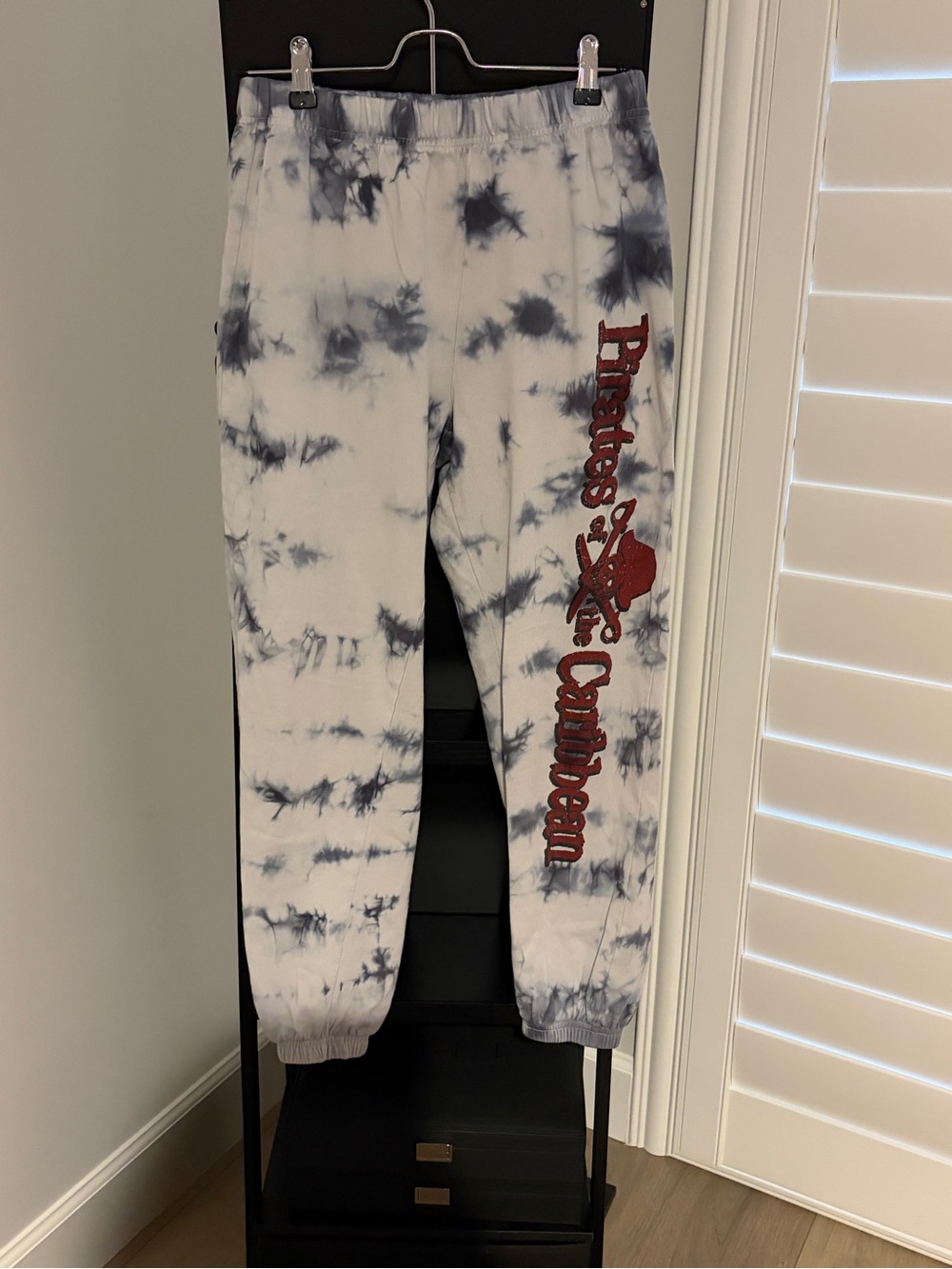 Disney World Pirates of the Caribbean Tie-Dye Joggers Skull Size Medium
